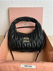 BOLSA MIU MIU WANDER MATELASSE SATIN MINI HOBO BLACK