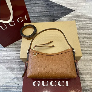 BOLSA GUCCI GG EMBLEM SMALL SHOULDER BROWN