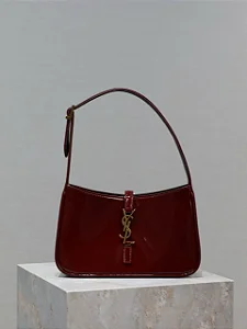 BOLSA SAINT LAURENT YVES MINI LE 5 TO 7 IN PATENT LEATHER GRENADE