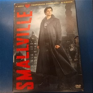Dvd Smallville - a Nona Temporada Completa - 6 Discos Editora Alfred Gough [usado]
