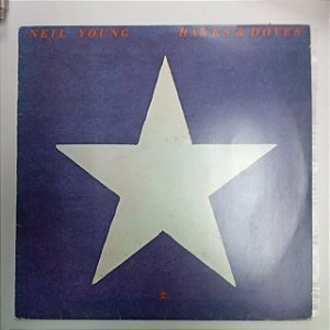 Disco de Vinil Neil Young - Hawks Edoves Interprete Neil Yong (1980) [usado]
