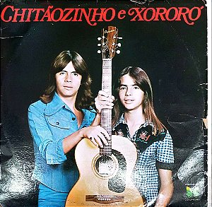 Disco de Vinil Chitãozinho e Xororo - a Força Jovem da Música Sertaneja Interprete Chitãozinho e Xororo (1976) [usado]