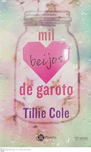 Livro Mil Beijos de Garoto Autor Cole, Tillie (2021) [seminovo]