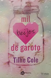 Livro Mil Beijos de Garoto Autor Cole, Tillie (2022) [seminovo]