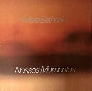 Disco de Vinil Maria Bethânia - Nossos Momentos Interprete Maria Bethânia (1982) [usado]