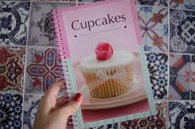 Livro Cupcakes- Receitas Deliciosas para Qualquer Ocasião! Autor Desconhecido [seminovo]