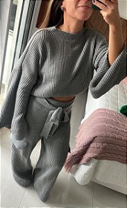 CONJUNTO DE CALÇA CARGO E BLUSA EM TRICOT