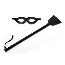 Kit Tiazinha Preto- 1 Chibata de Couro Sintético, 1 Máscara