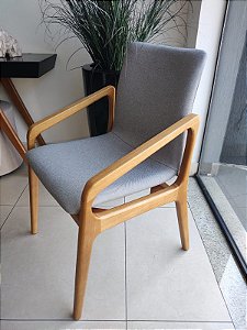 Cadeira Laura em Linho Cinza com Braço