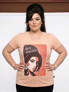T-shirt Feminina Estampa Amy Winehouse Rosa XP ao G5
