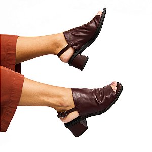 Sandália Salto Bloco Mônica Venutti (Vinho)