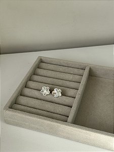 Brinco flor de prata
