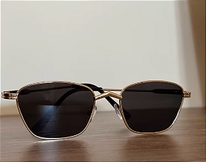 Óculos vintage armação dourado