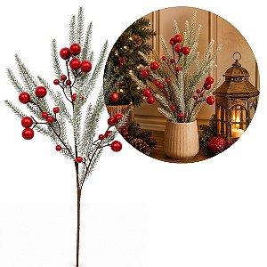 Galho Decorativo Natalino Pinheiro Nevado com Azevinhos Vermelhos Luxo 65cm - Mundial Casa