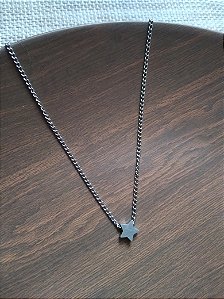 Gargantilha com Pingente Estrela com Corte a Laser