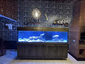 Aquario com Móvel Rústico em Madeira Tratada Escura