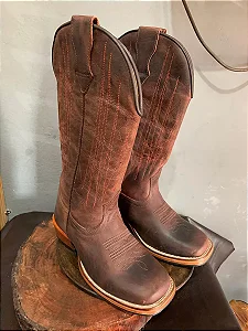 Bota Texana Country De Couro Salto Carrapeta