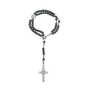 Terço de Pulso com Medalha de São Bento e Contas em Hematita