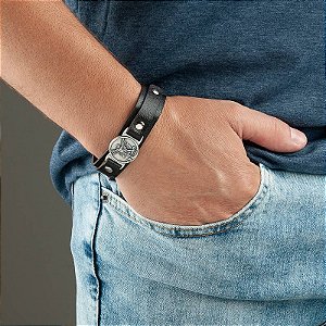 Pulseira Couro Preta São Miguel com Botão