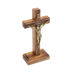 Crucifixo de Madeira Tradicional com Medalha de São Bento – 12cm