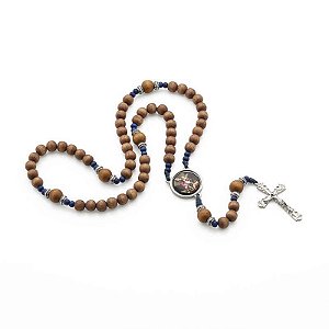 Terço São Miguel – Madeira cor Canela 8mm c/ Contas PN 10mm e Cordão Reforçado