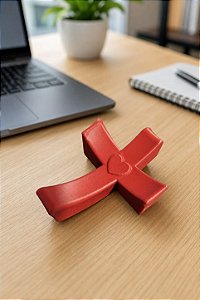 Cruz de Bolso Conforto e Fé: O Seu Refúgio de Paz na Palma da Mão - Vermelho