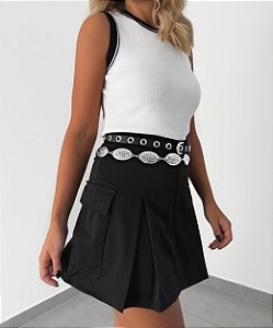 Shorts saia plissada cargo alfaiataria