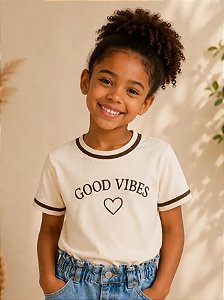 Camiseta Infantil Good Vibes Off White com Detalhes Marrom