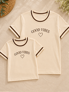 Kit Camiseta Mãe e Filha Good Vibes Off White com Detalhes Marrom