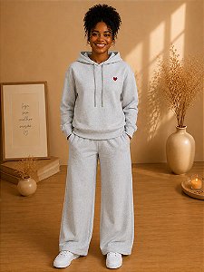 Conjunto Feminino de Moletom Peluciado 300g com Calça Wide Leg e Capuz