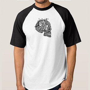 CAMISETA BRANCA COM MANGA PRETA NERDERIA e LOJARIA caveira flor BRANCA