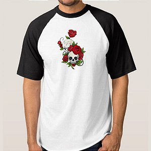 CAMISETA BRANCA COM MANGA PRETA NERDERIA e LOJARIA caveira flores BRANCA