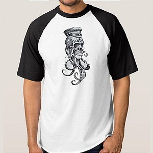 CAMISETA BRANCA COM MANGA PRETA NERDERIA e LOJARIA caveira polvo BRANCA