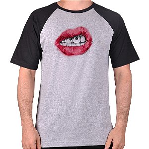 CAMISETA MESCLA CINZA COM MANGA PRETA NERDERIA e LOJARIA  boca CINZA