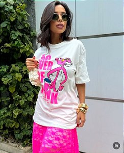 Camisetão oversized Pantera cor de Rosa