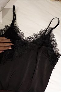 Blusa Alongada Assimétrica Renda