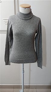 Blusa modal gola alta básica