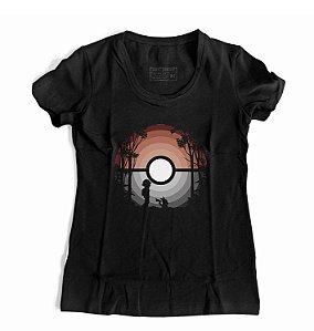 Camiseta Feminina Pokebola