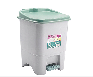 Lixeira Plástica Quadrada com Pedal 15L