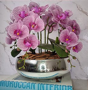 Arranjo Com 4 Orquídeas Violeta Vaso Prata 28cm
