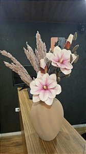 Arranjo Artificial 2 Magnolia Vaso de Ferro Bege 56cm