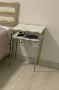 Mesa de Apoio de Cabeceira Lateral modelo Fiorela