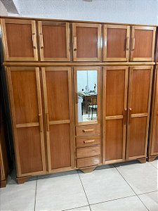 GUARDA ROUPA DE MADEIRA  2.05 X 2.15 X 0.50