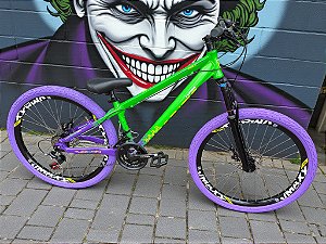 Bicicleta Aro 26 Vikingx Tuff Freeride 21v Vmaxx Freio a Disco Garfo Suspensão Pneu Flame