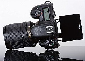 Nikon D7500 18-140mm F3.5-5.6G ED VR