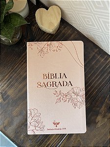 BÍBLIA LETRA GRANDE FLORAL - LUXO COM ABAS