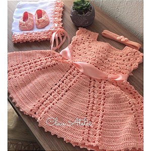 Conjunto Vestido, Sapatinho e Tiara para Bebê em Crochê