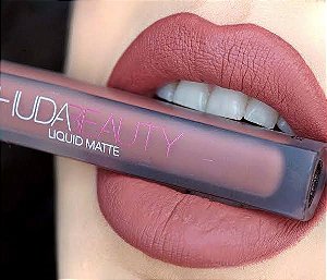 Batom Liquido Huda Beauty Matte Bombshell