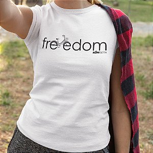 Camiseta Babylook Freedom