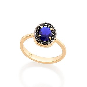 Anel Rommanel Composto Por Cristal Oval De 6X8Mm Ao Centro, Tendo 18 Zircônias Negras De 1,25 Mm Ao Redor Com Aplicação